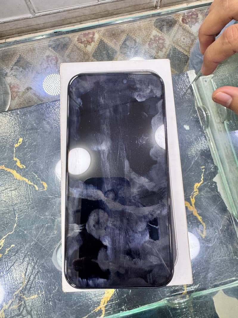 Apple iPhone 16 Plus 1