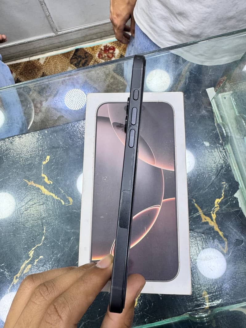 Apple iPhone 16 Plus 3