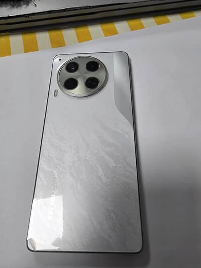 Tecno CAMON 30