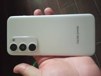 spark 40 pro plus