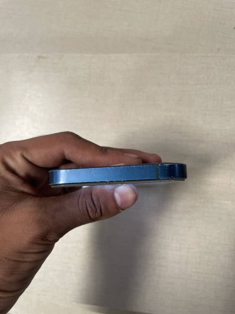 Apple iPhone 12 3