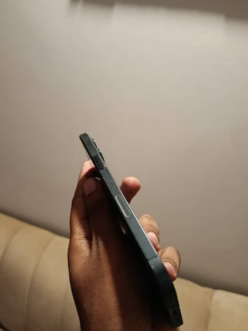 Apple iPhone 12 Pro Max 4