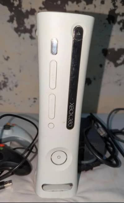 Xbox 360 81 Games Installed 2 Controllers