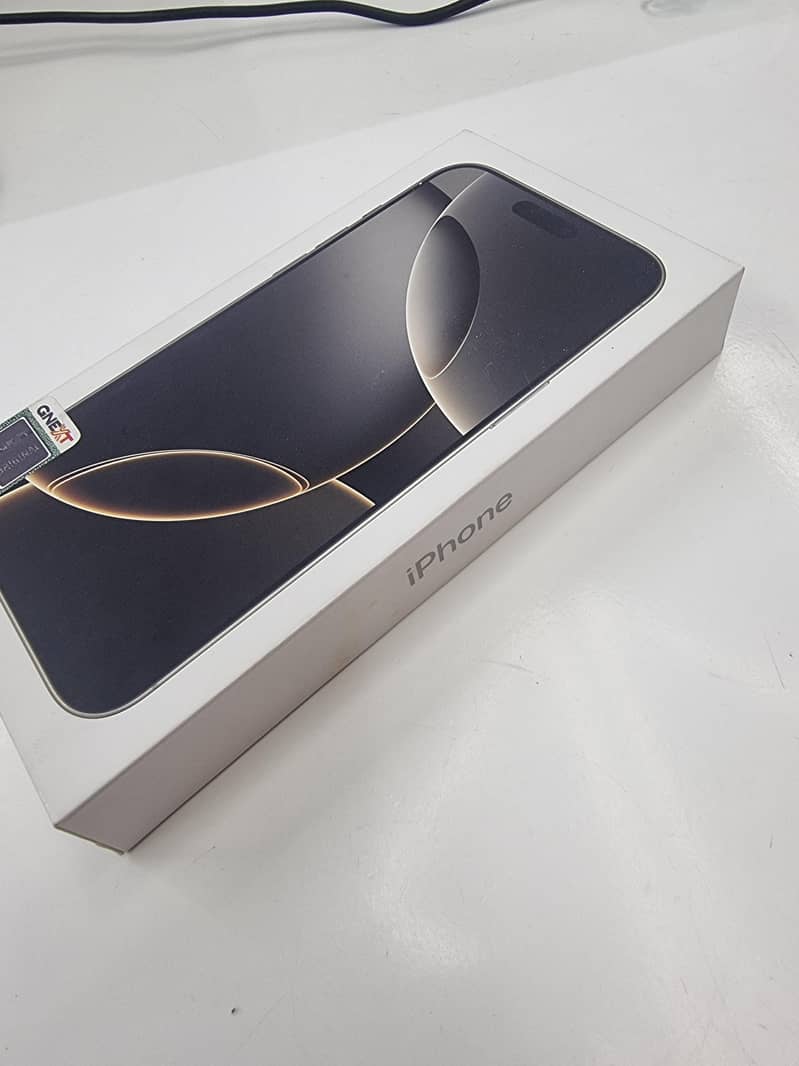 Apple iPhone 16 Pro Max 0