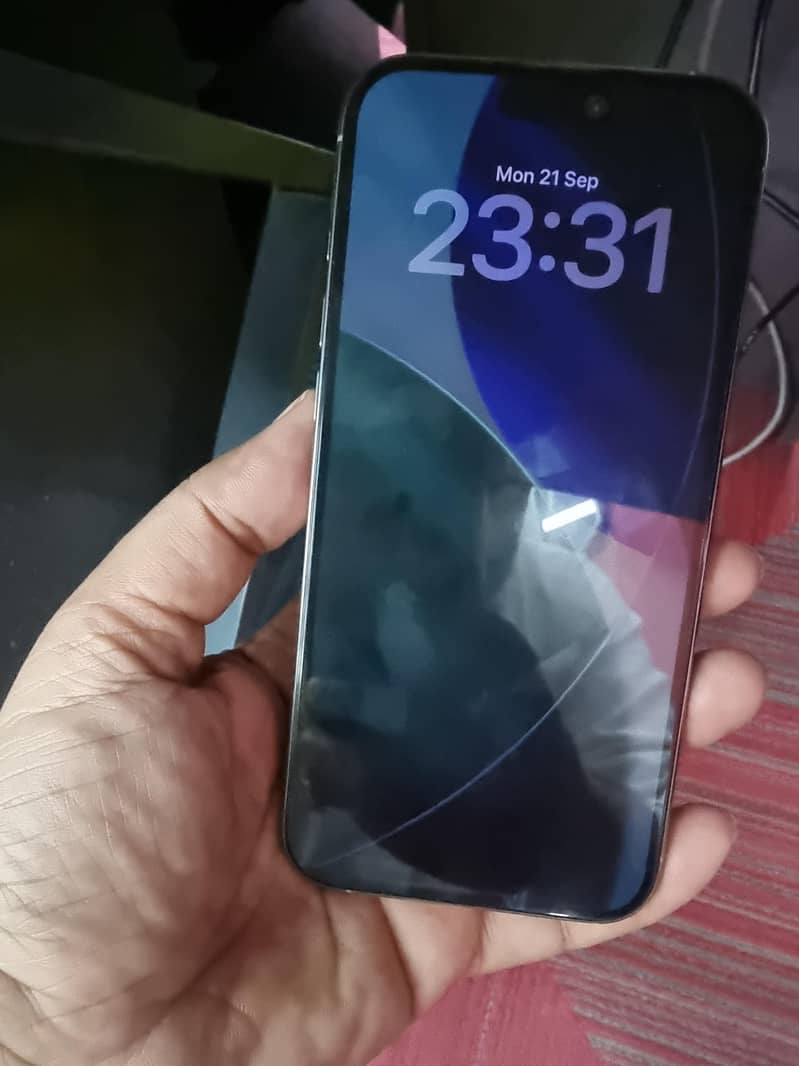 Apple iPhone 16 Pro Max 2