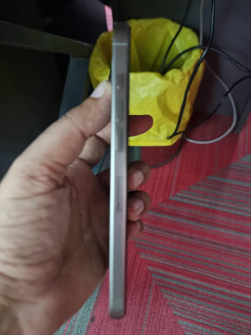Apple iPhone 16 Pro Max 7