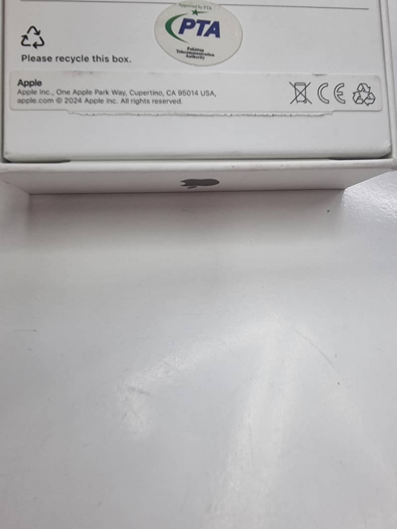 Apple iPhone 16 Pro Max 9