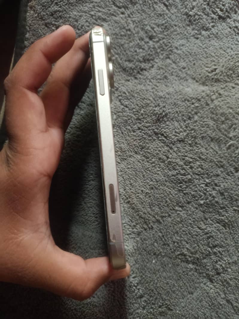 Apple iPhone 11 3