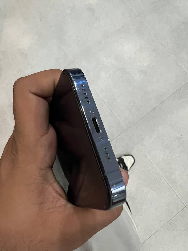 Apple iPhone 13 Pro 4