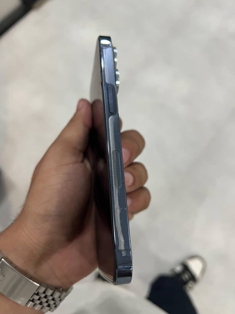 Apple iPhone 13 Pro 6