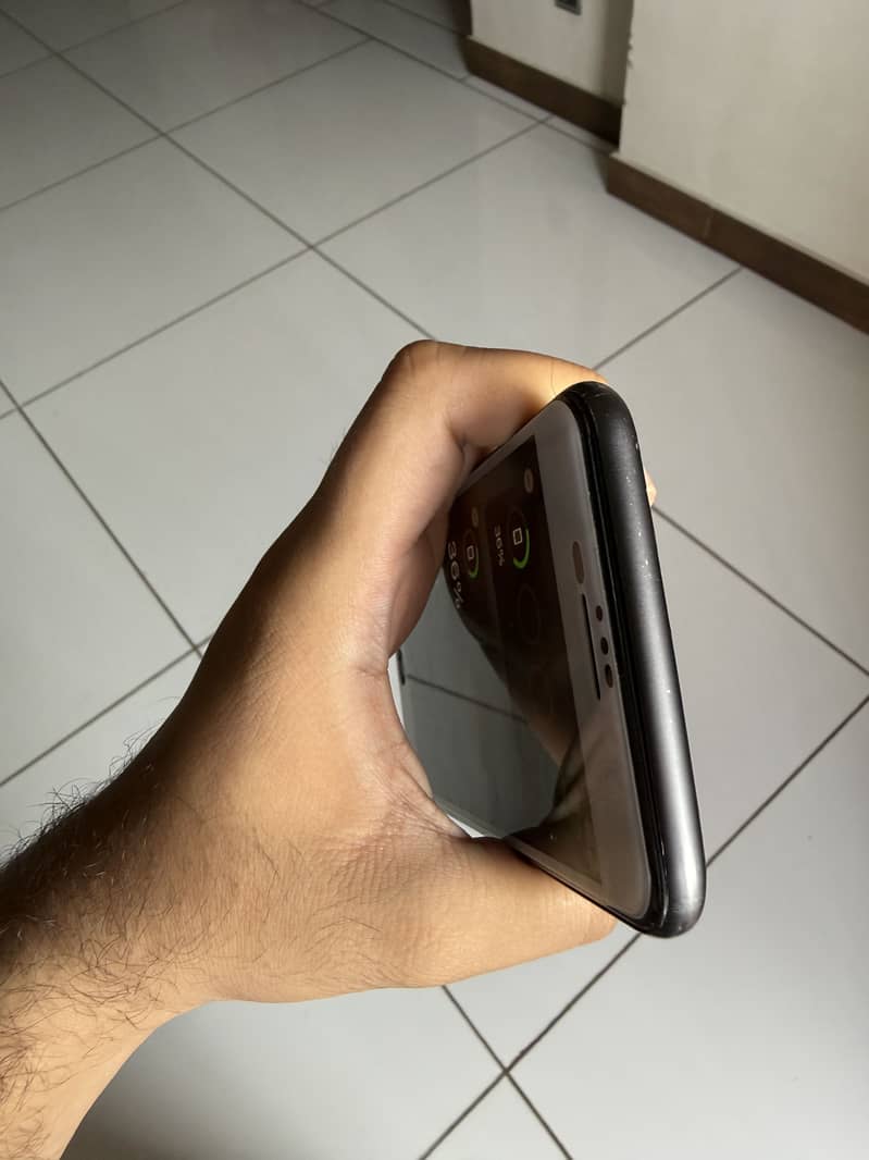 Apple iPhone 8 Plus 2