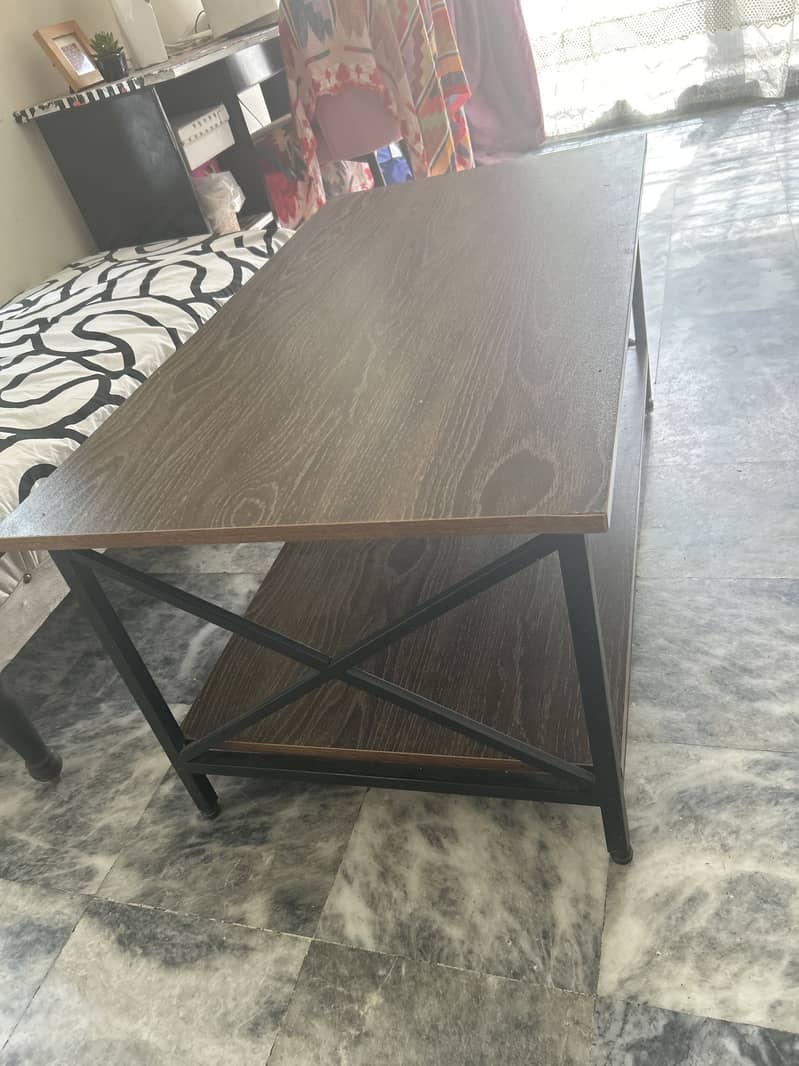 Center Table 0