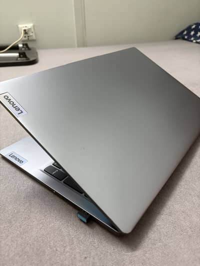 Lenovo IdeaPad Slim 3 (15.6" FHD Touch) – Purchased in Germany