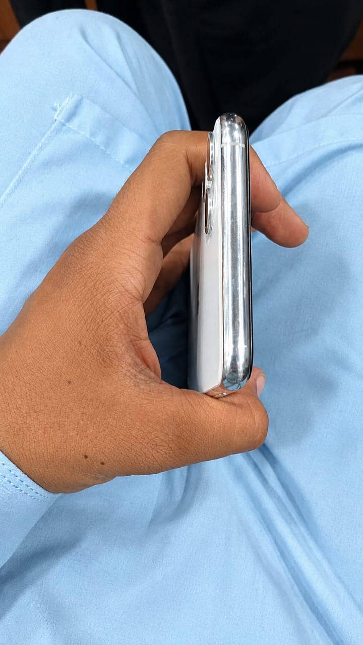 Apple iPhone 11 Pro Max 0