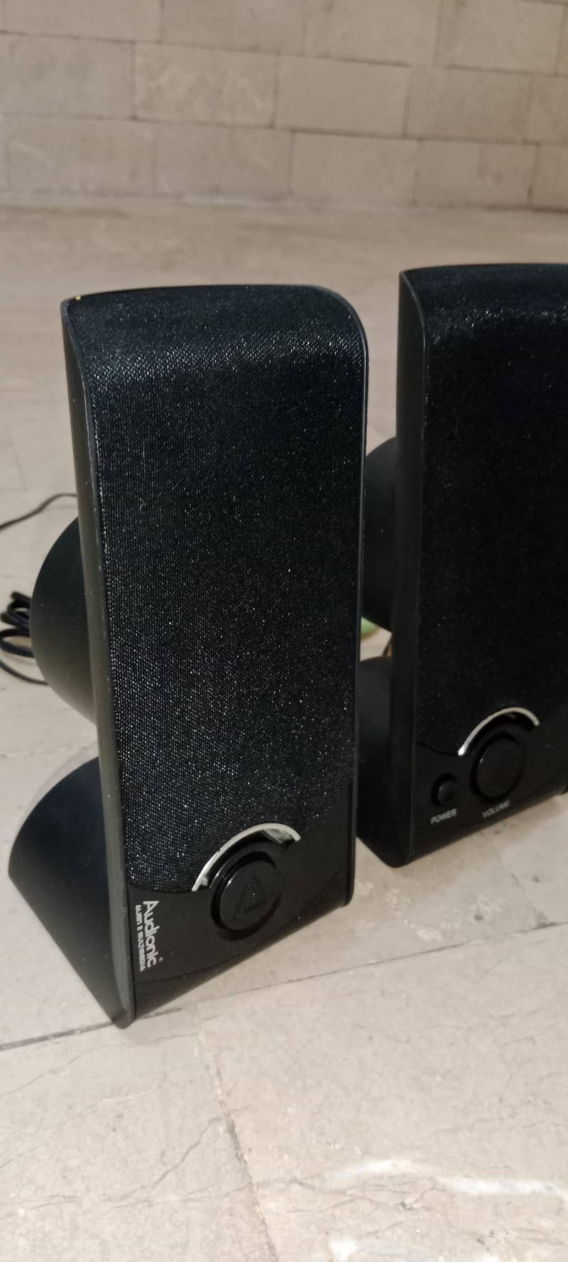 speaker audionic 1