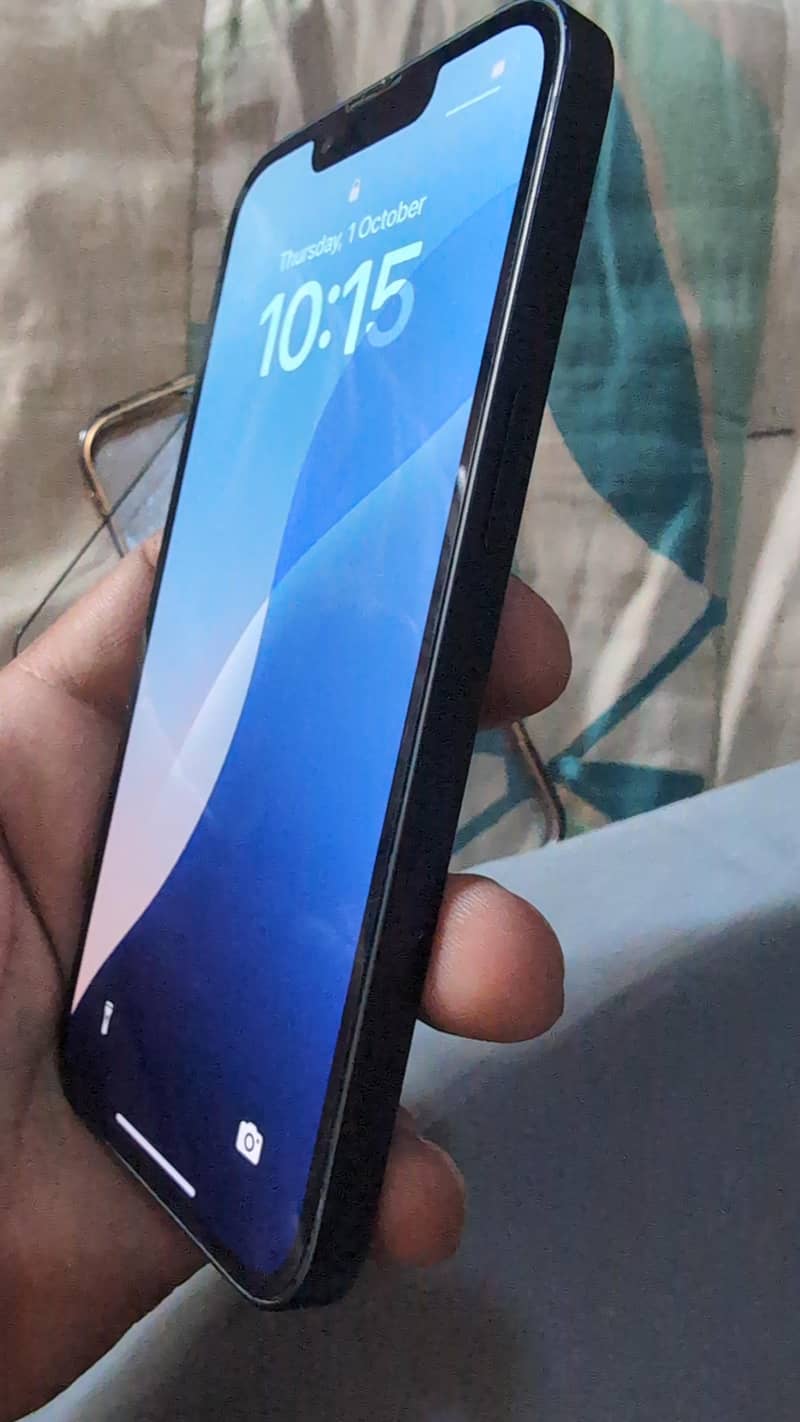 Apple iPhone 13 2