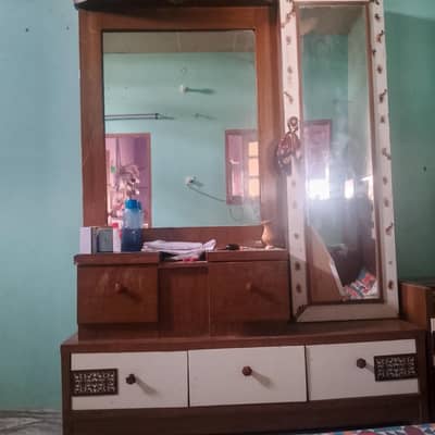 dressing table