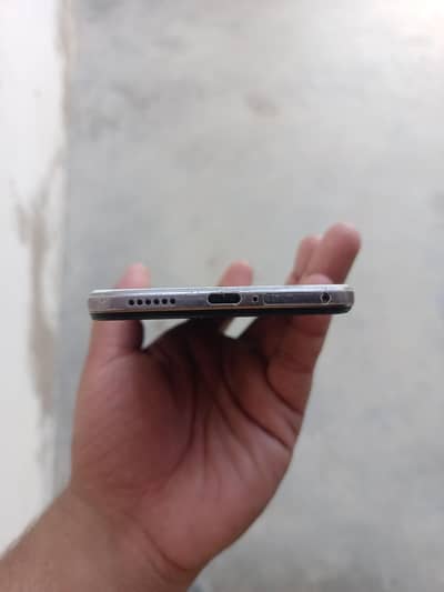 Vivo V21