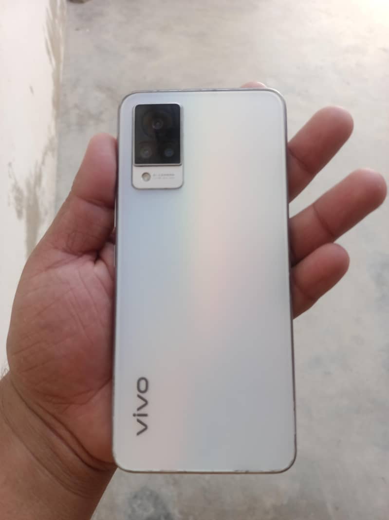 Vivo V21 1