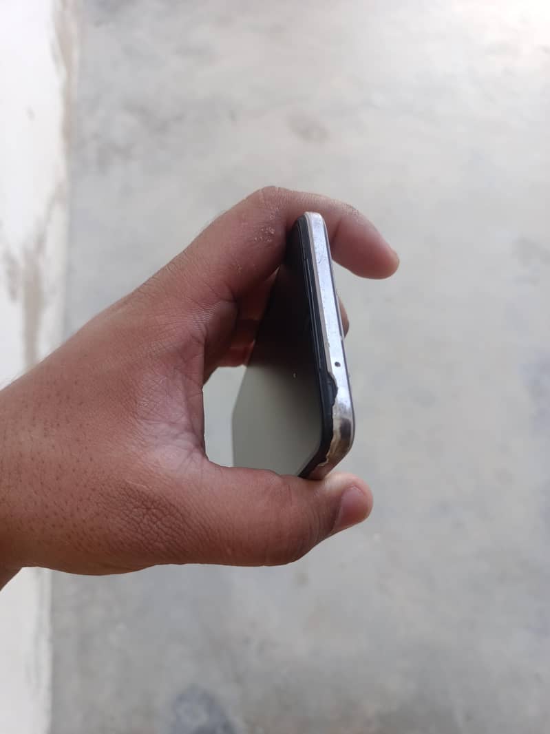 Vivo V21 3
