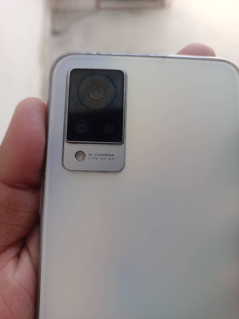 Vivo V21 4