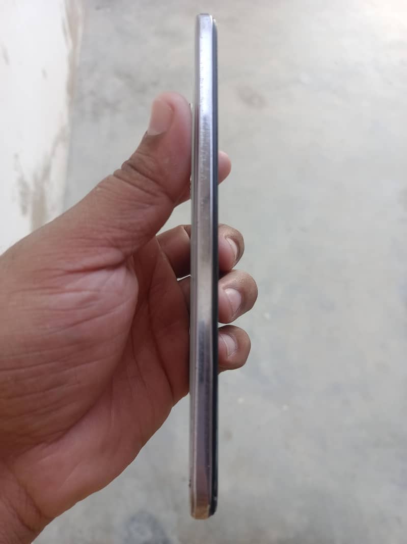 Vivo V21 6