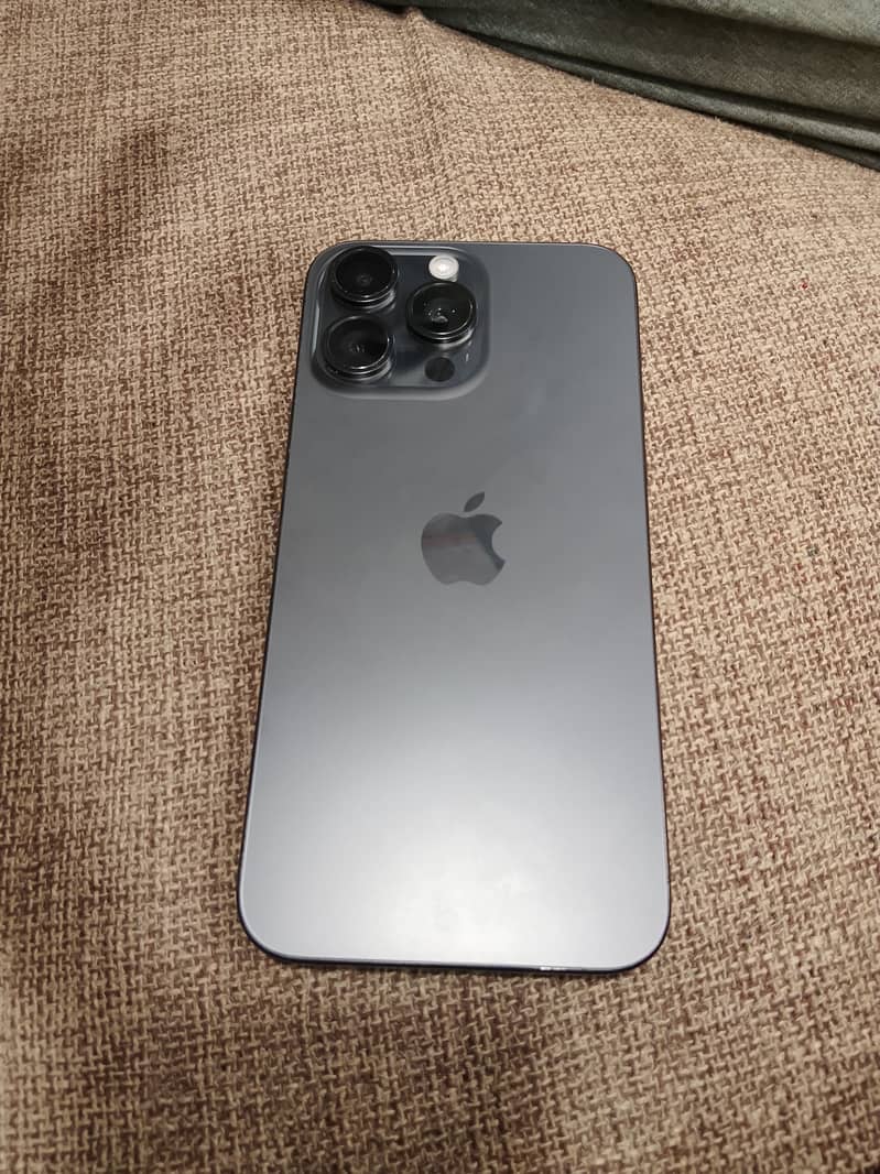 Apple iPhone 15 Pro Max 1