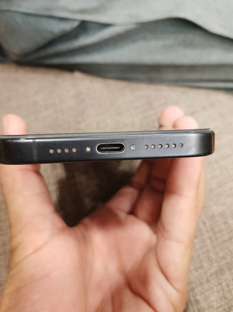 Apple iPhone 15 Pro Max 2