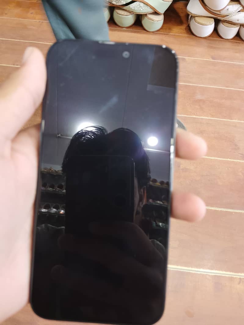 Apple iPhone 15 Pro Max 4