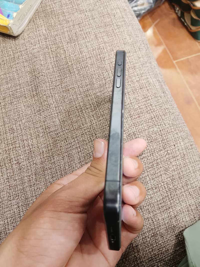 Apple iPhone 15 Pro Max 6