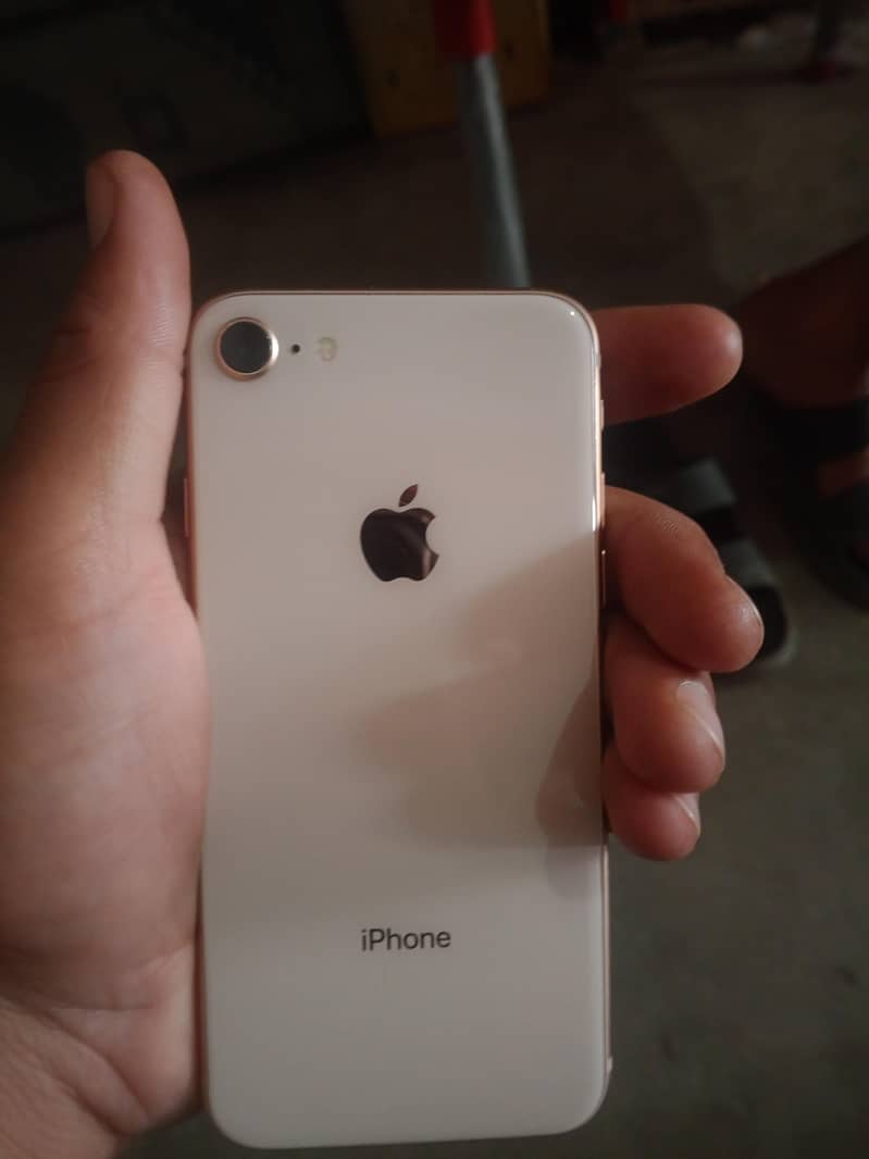 Apple iPhone 8 3