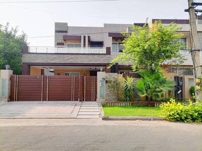 Main Double Road House For Sale In Beautiful Valencia - Block M