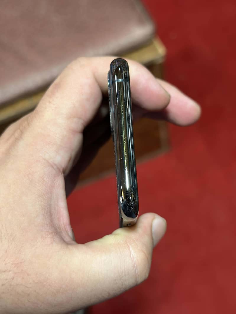 Apple iPhone 11 Pro 3