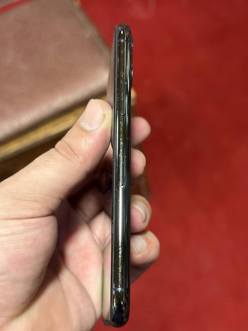 Apple iPhone 11 Pro 5