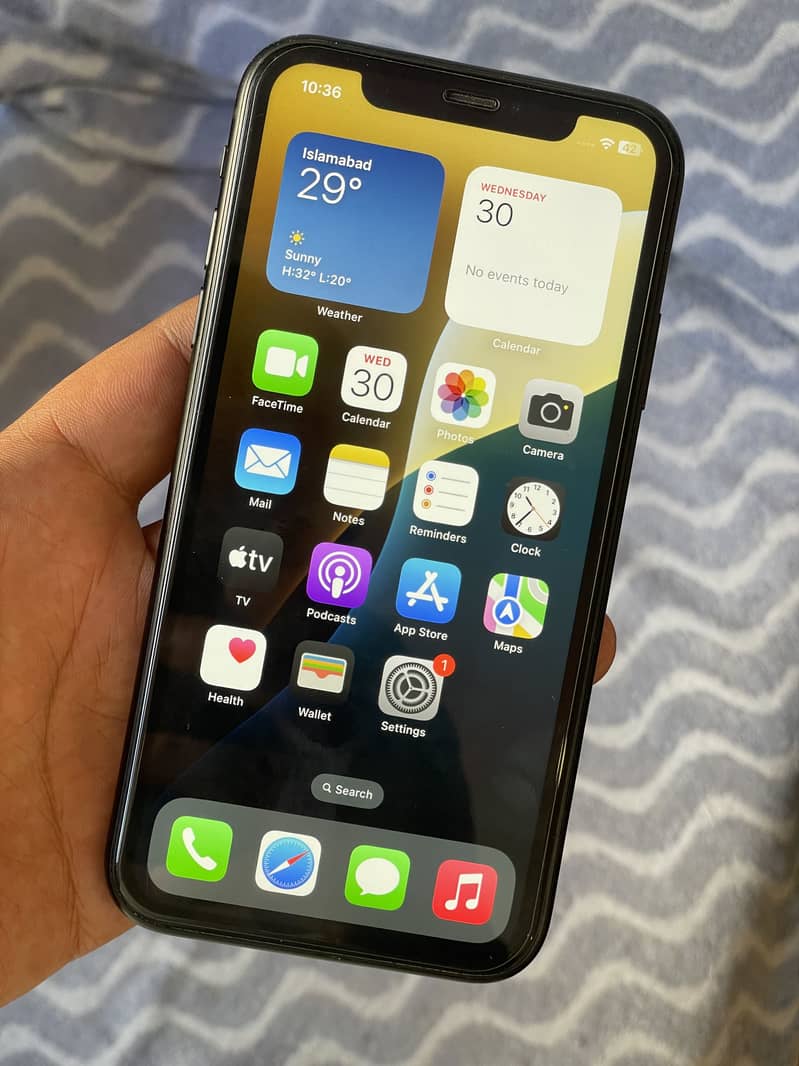 Apple iPhone XR 0