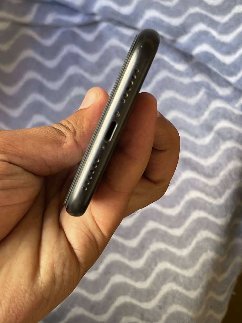 Apple iPhone XR 3