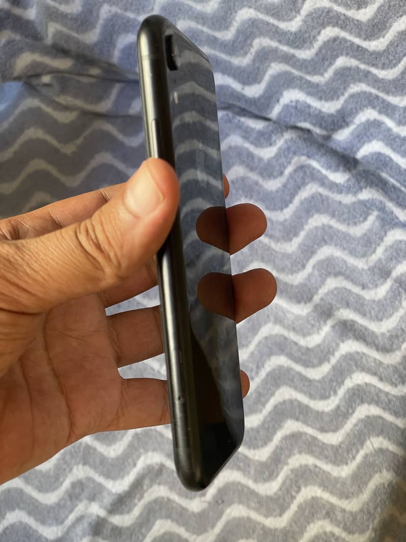 Apple iPhone XR 6