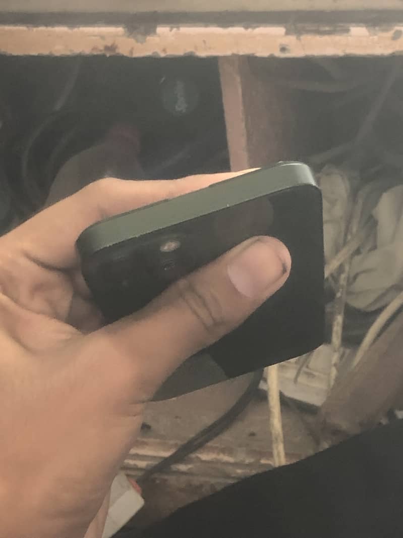 Apple iPhone 13 5