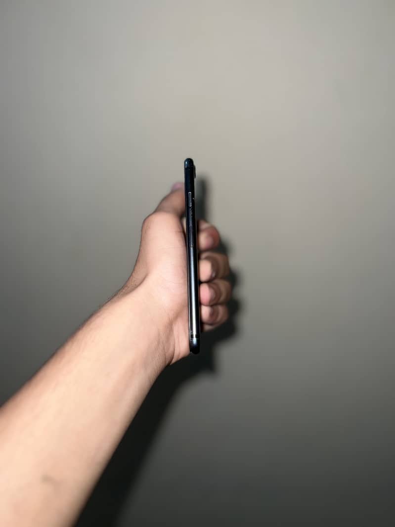 Apple iPhone 7 2