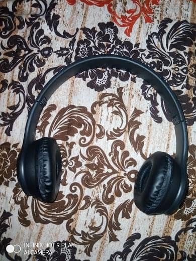 p47 wireless bluetooth headphone 1