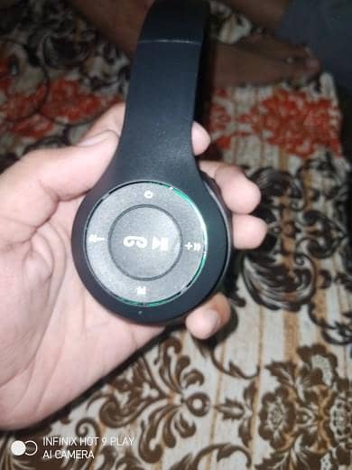p47 wireless bluetooth headphone 2