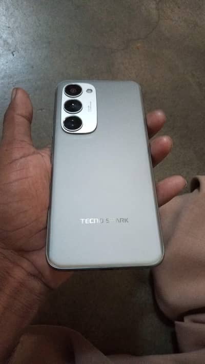 Tecno spark 40 pro Plus+8+8GB 256GB Box charger