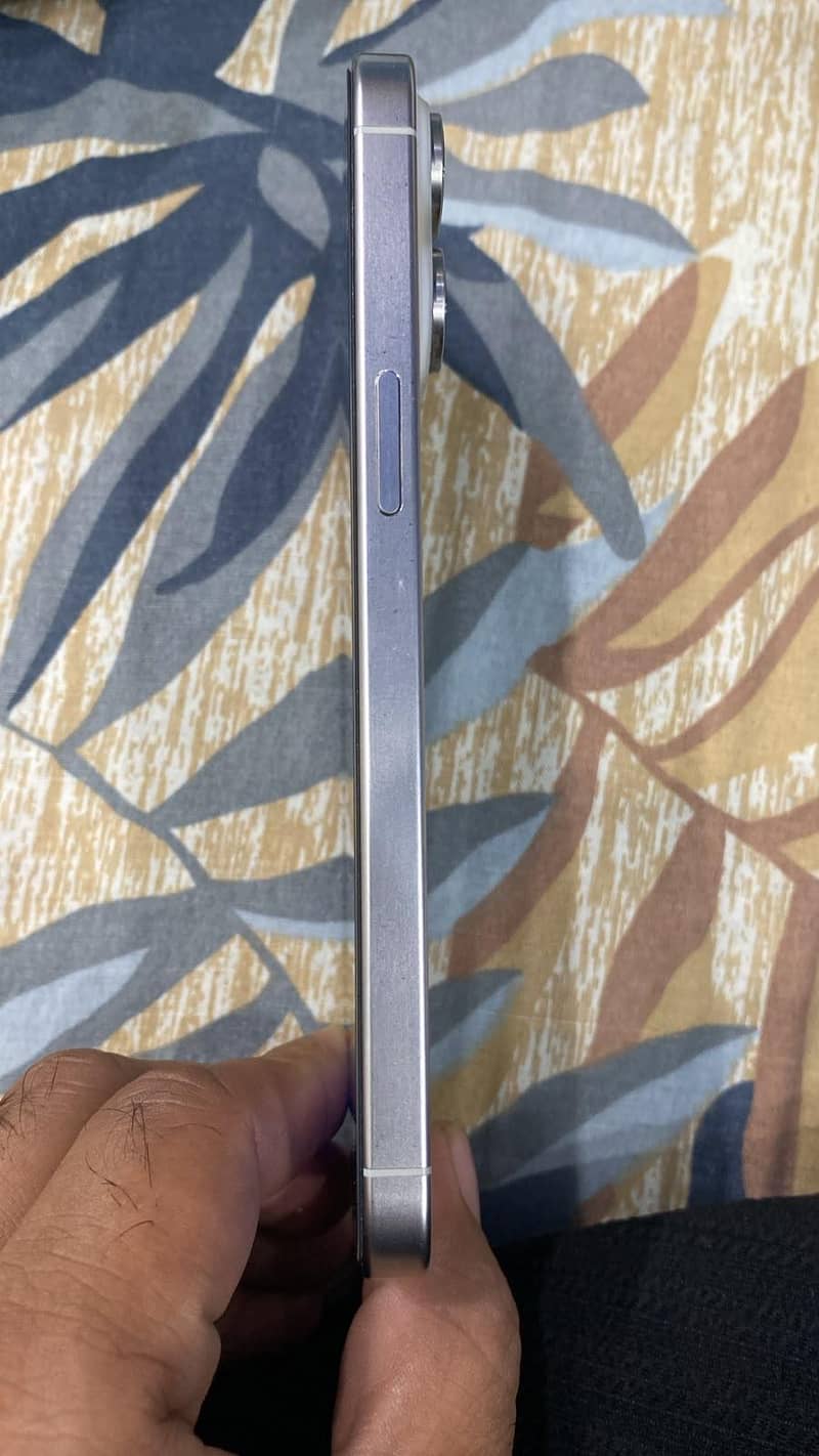 Apple iPhone 15 Pro Max 6
