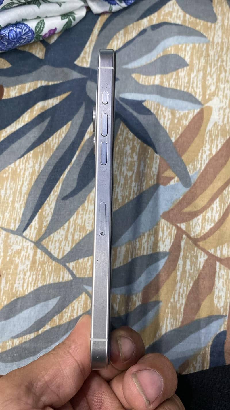 Apple iPhone 15 Pro Max 7