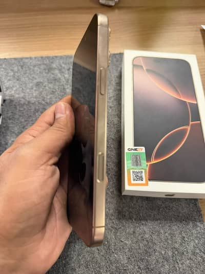 Apple iPhone 16 Pro Max