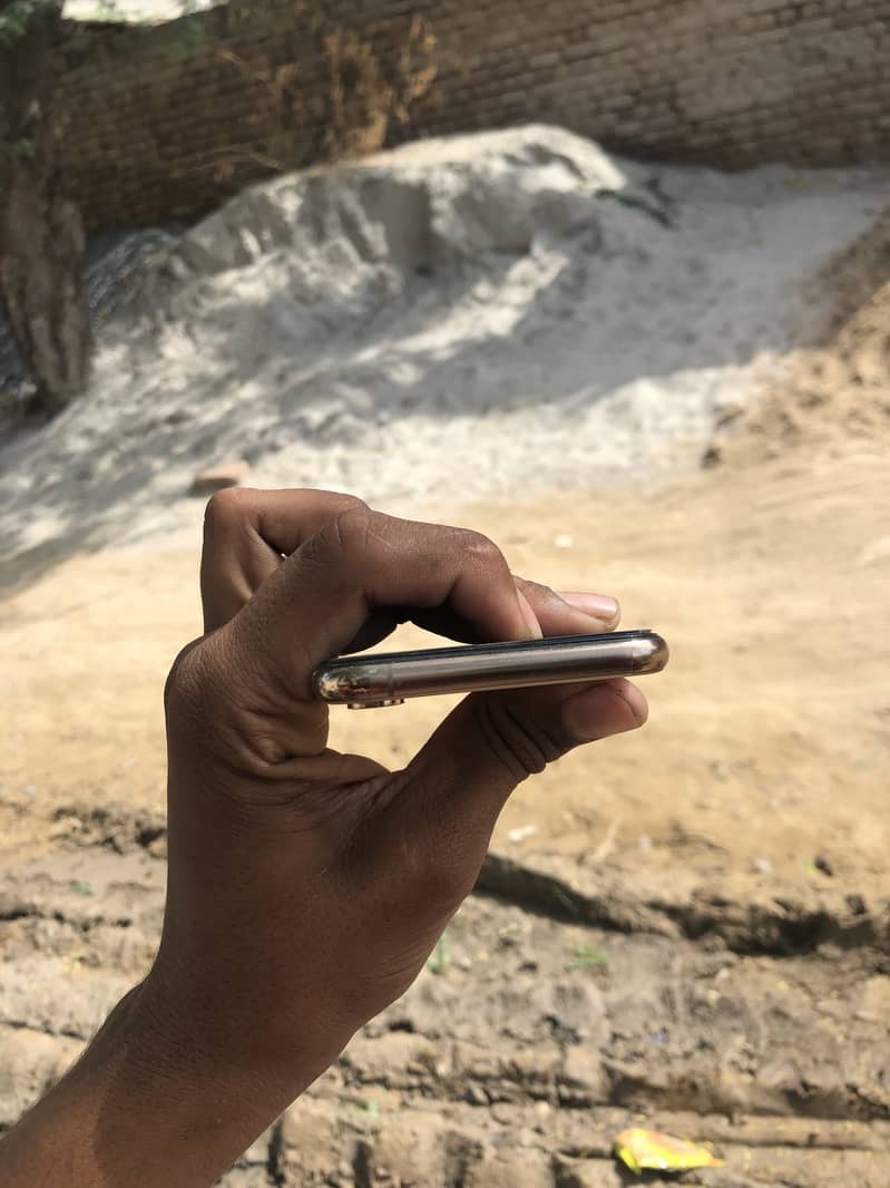 Apple iPhone XS 2