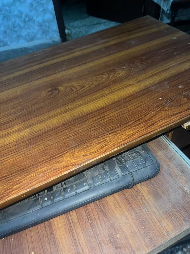 Computer Table 2