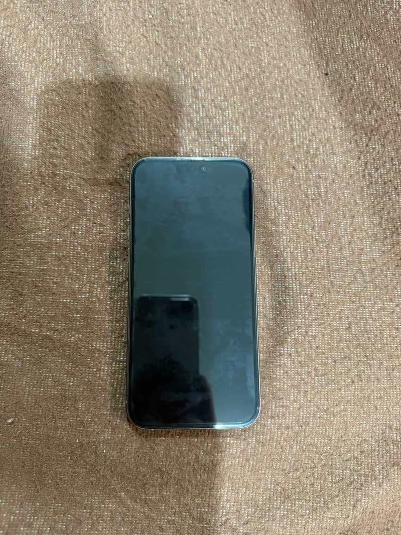 Apple iPhone 16 Pro Max 4
