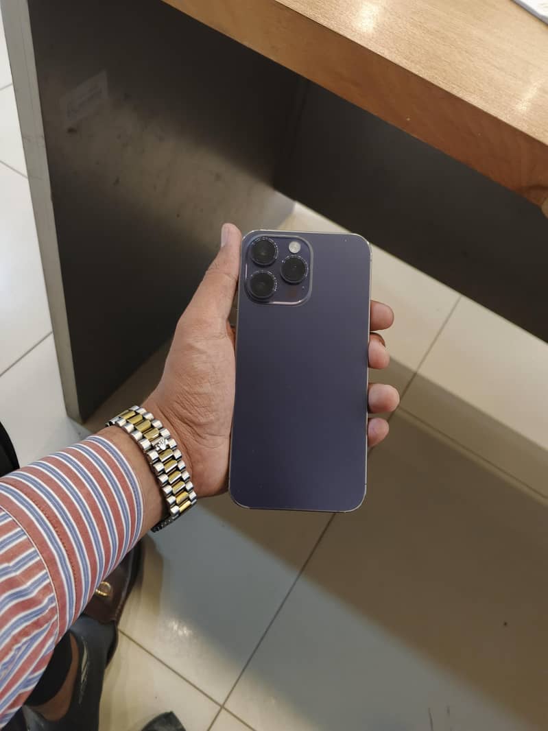 Apple iPhone 14 Pro Max 0