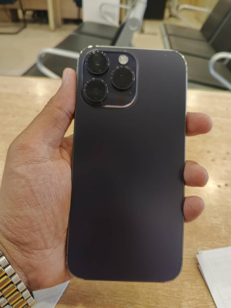 Apple iPhone 14 Pro Max 1